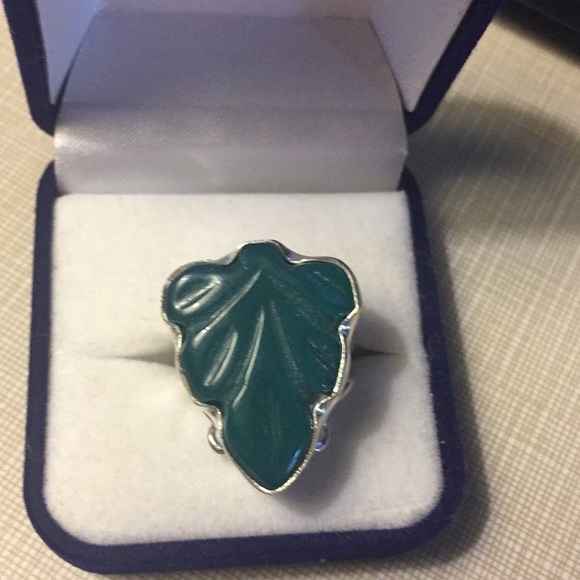 Beautiful carved emerald Agate cut leaf 925 - Picture 6 of 9
